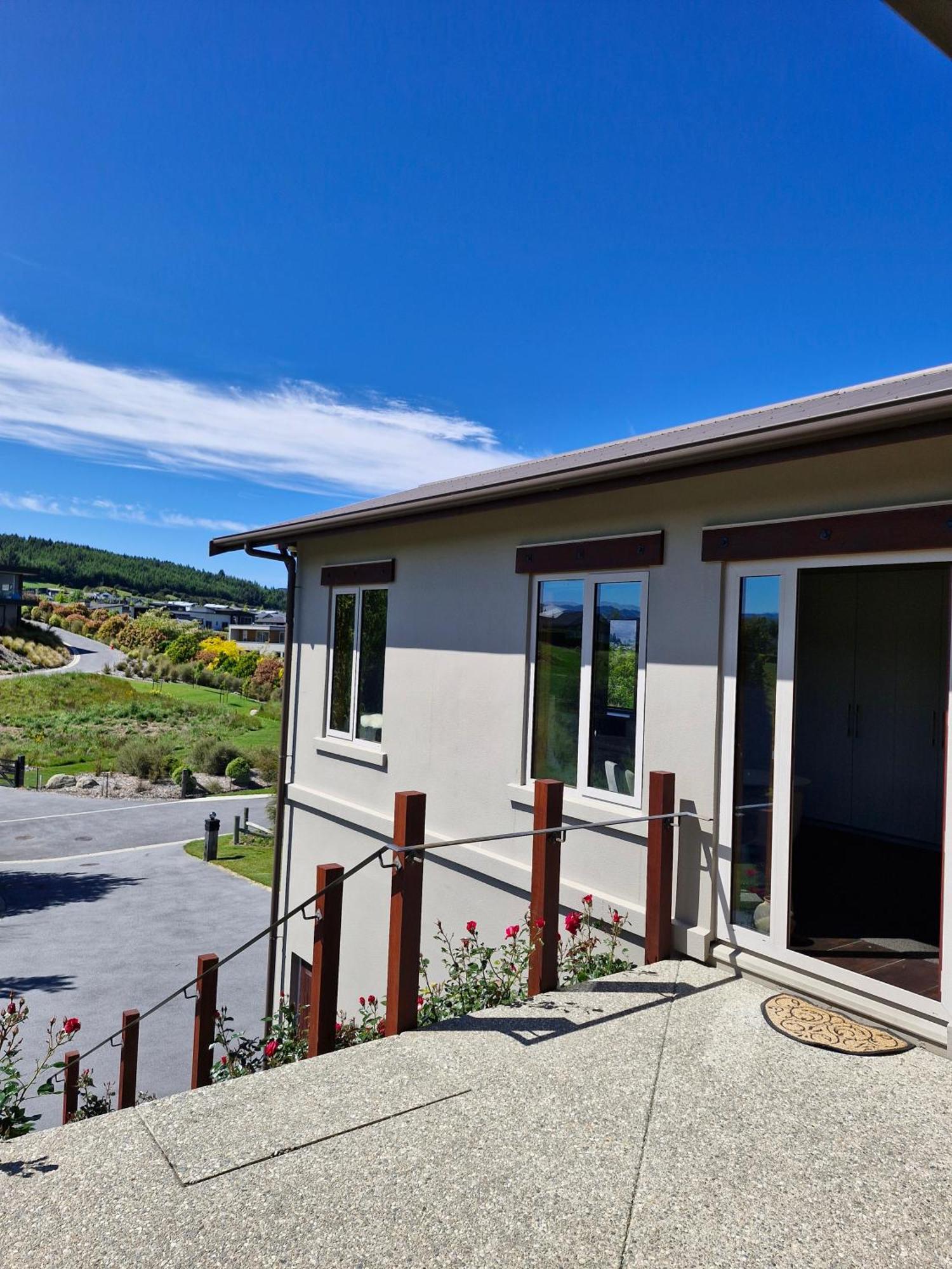 Studio Nestled In Ridgecrest Wanaka Luaran gambar